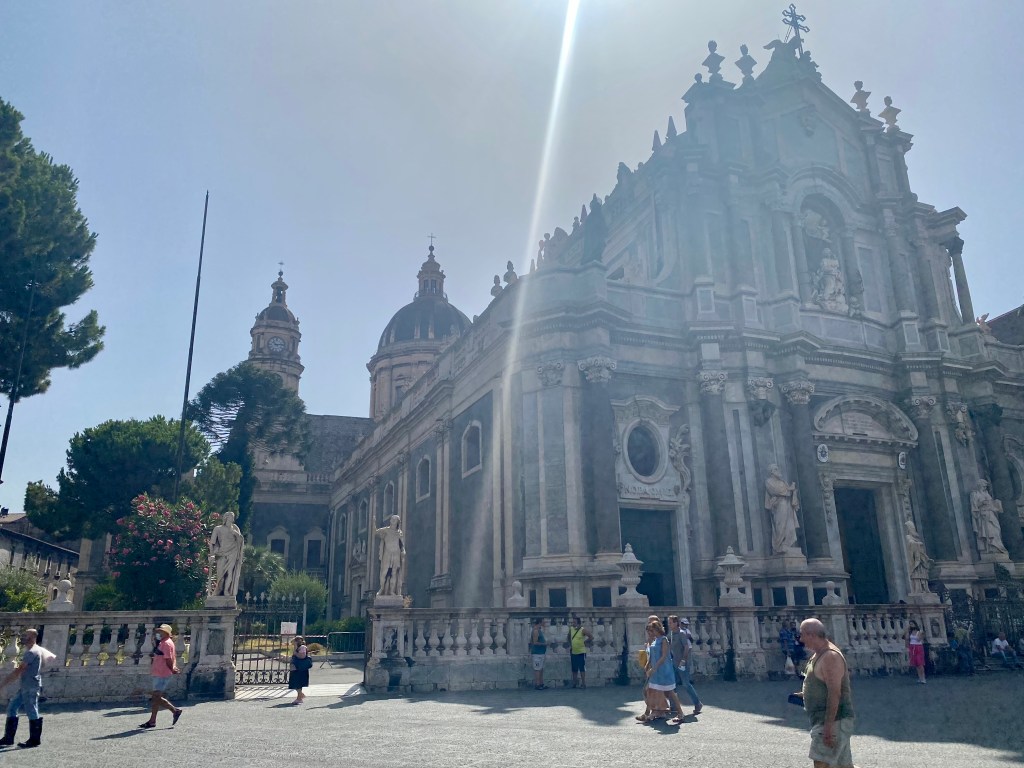 This image has an empty alt attribute; its file name is catania-church-1.jpg