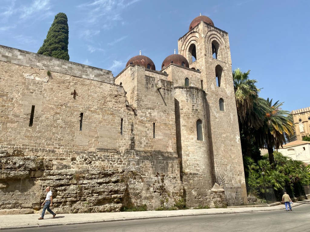 This image has an empty alt attribute; its file name is chiesa-di-san-giovanni-degli-eremiti.jpg