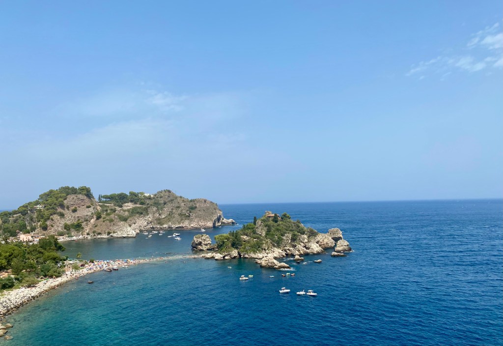 This image has an empty alt attribute; its file name is isola-bella.jpg