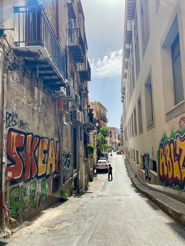 This image has an empty alt attribute; its file name is palermo-graffiti-1.jpg