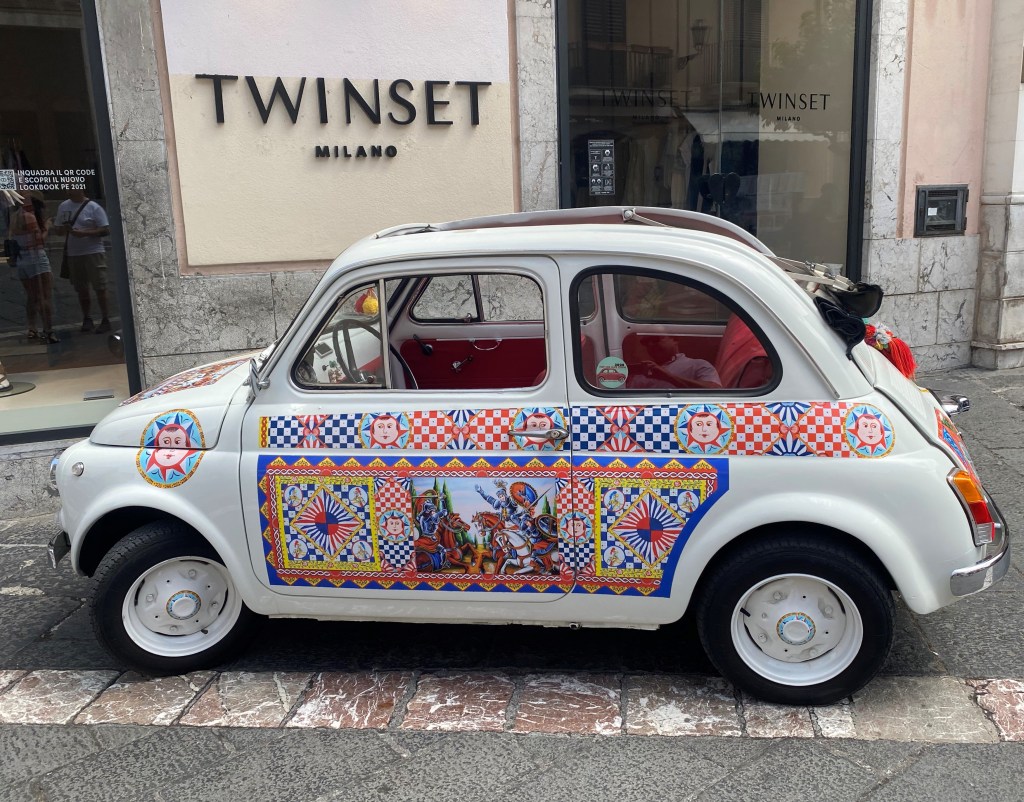 This image has an empty alt attribute; its file name is vintage-fiat-500-1.jpg