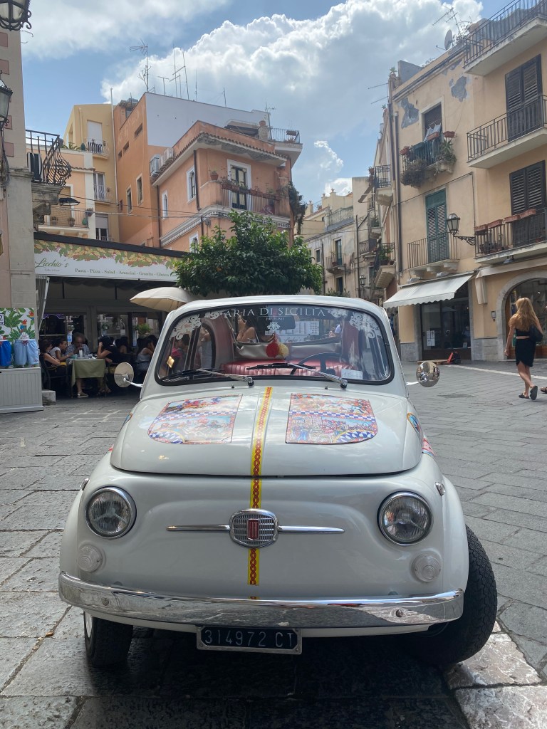 This image has an empty alt attribute; its file name is vintage-fiat-500-2-1.jpg